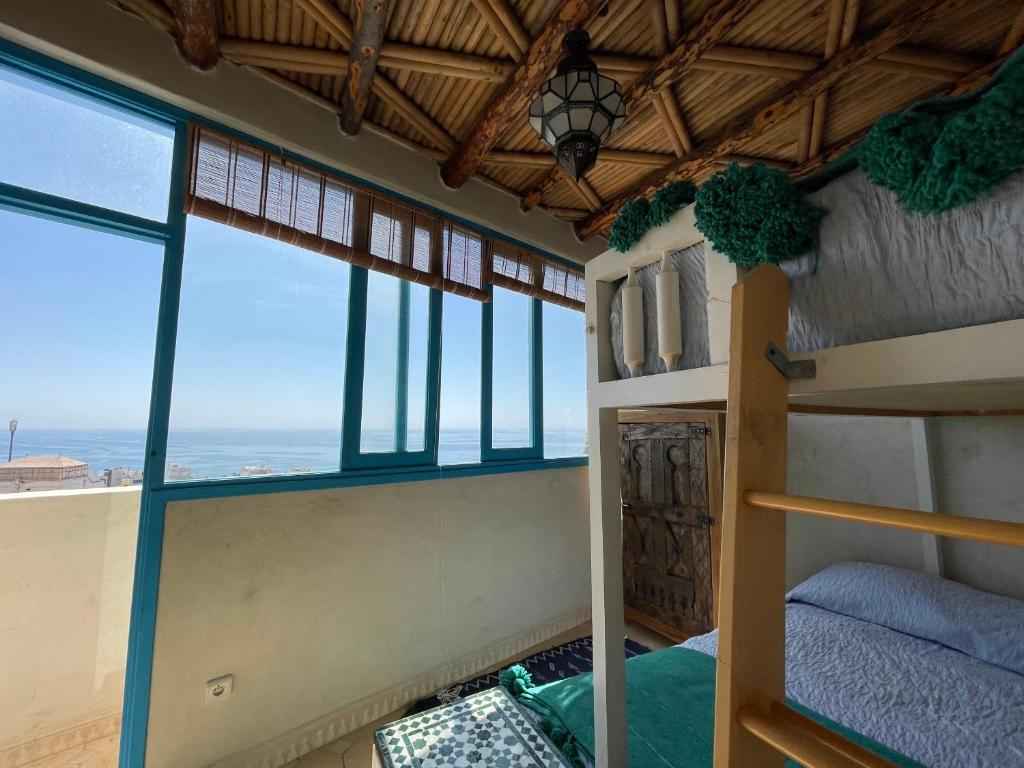 Triple Room With Private Bathroom, Balcony & Ocean View